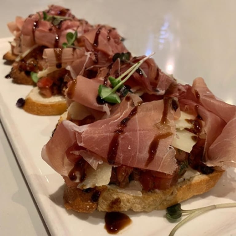Delicious Bruschetta: A Mediterranean Appetizer Favorite
